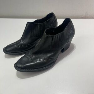 Born Wmn 8.5  Black Leather Ankle Boots Booties Studded Western Biker Festival